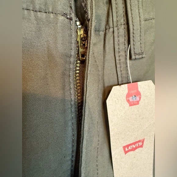 Levis Ribcage Straight Olive Green Cargo Pant NWT Size 31 - Picture 8 of 8